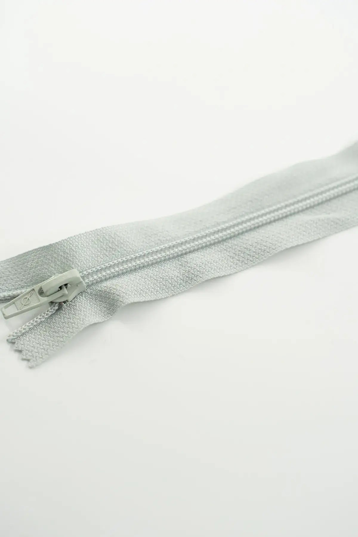 Cremallera nylon n5 60 cm celeste c/0582 s/036614