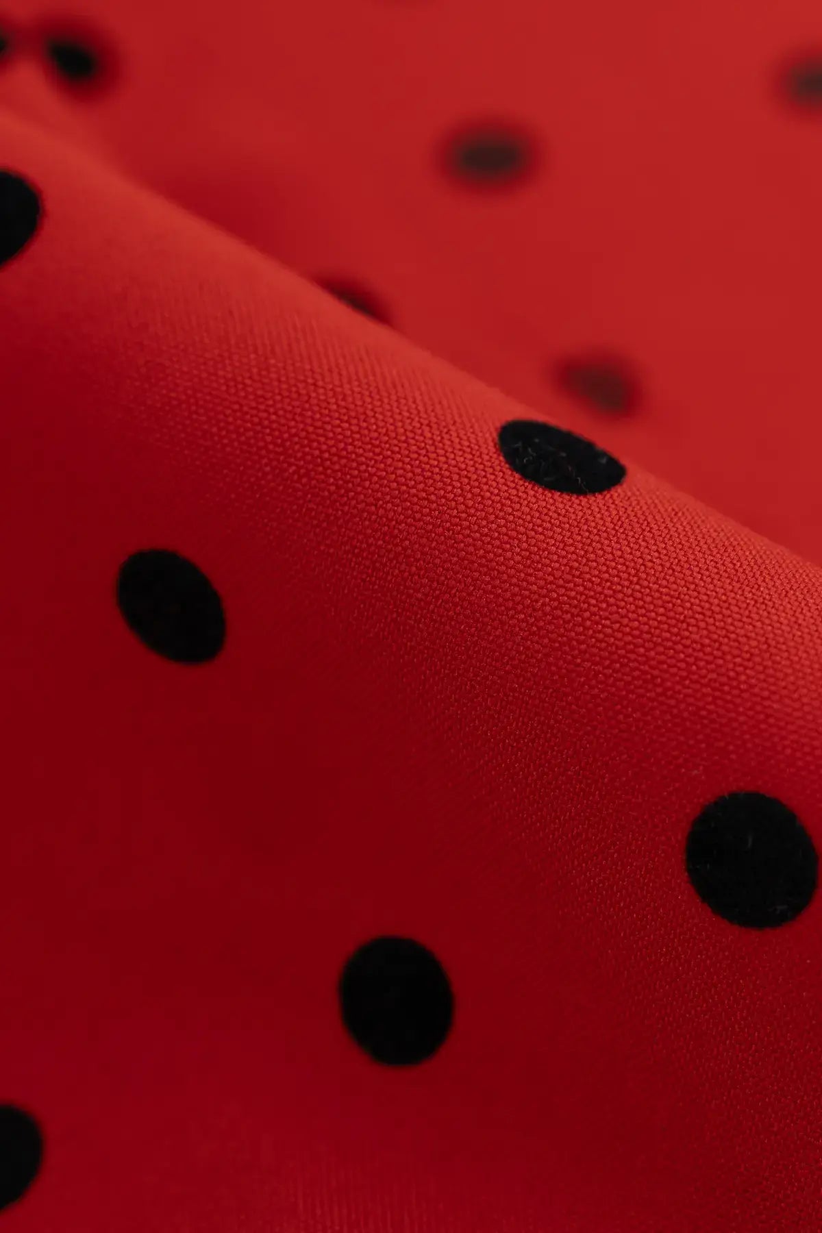 Strech alameda mars red