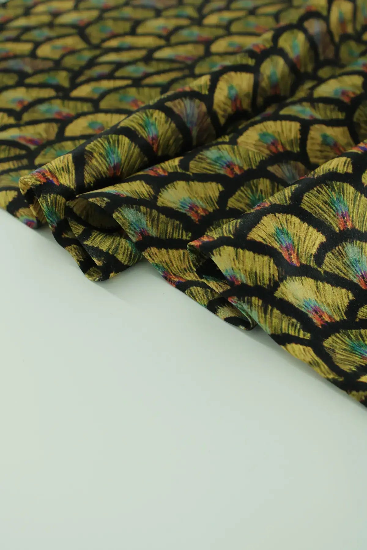 Viscosa pavo real woodbine