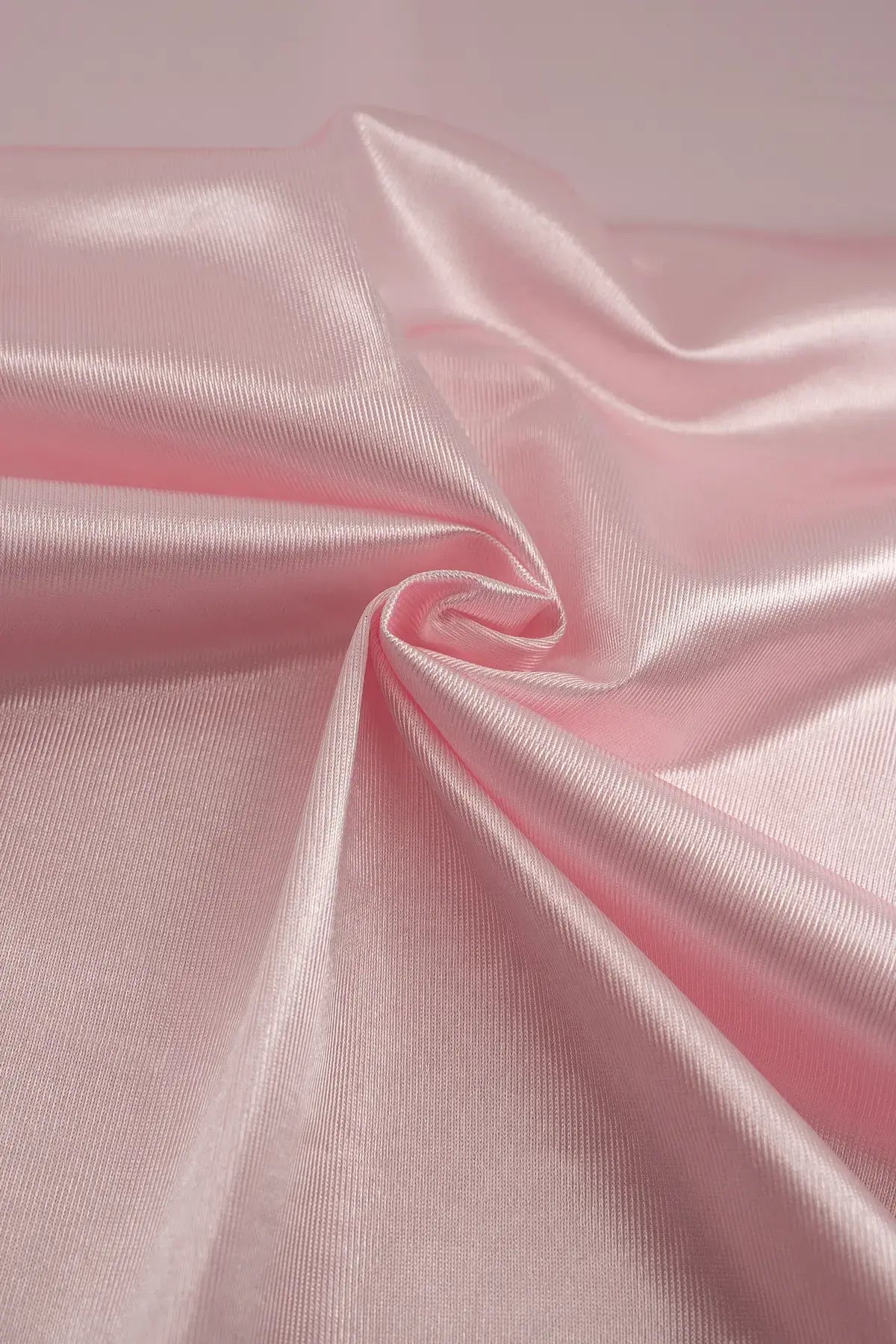 Rasete nos pink dogwood