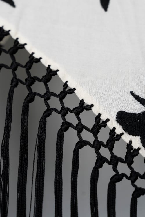 Mantoncillo bordado fechina negro 