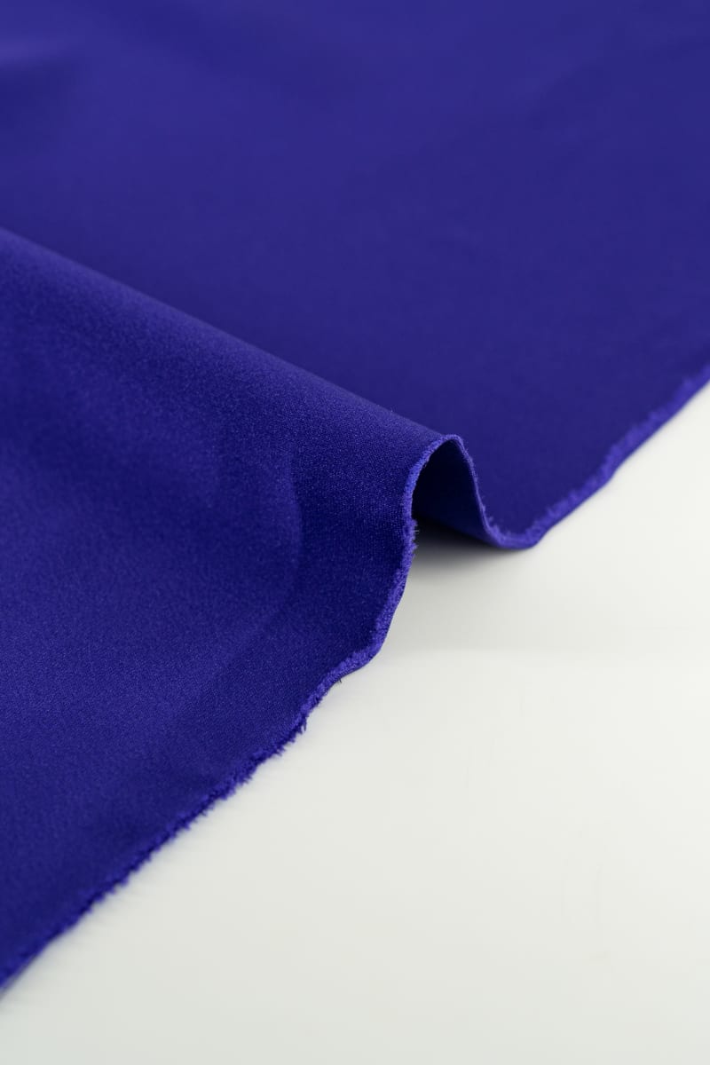 Crep saten color morado