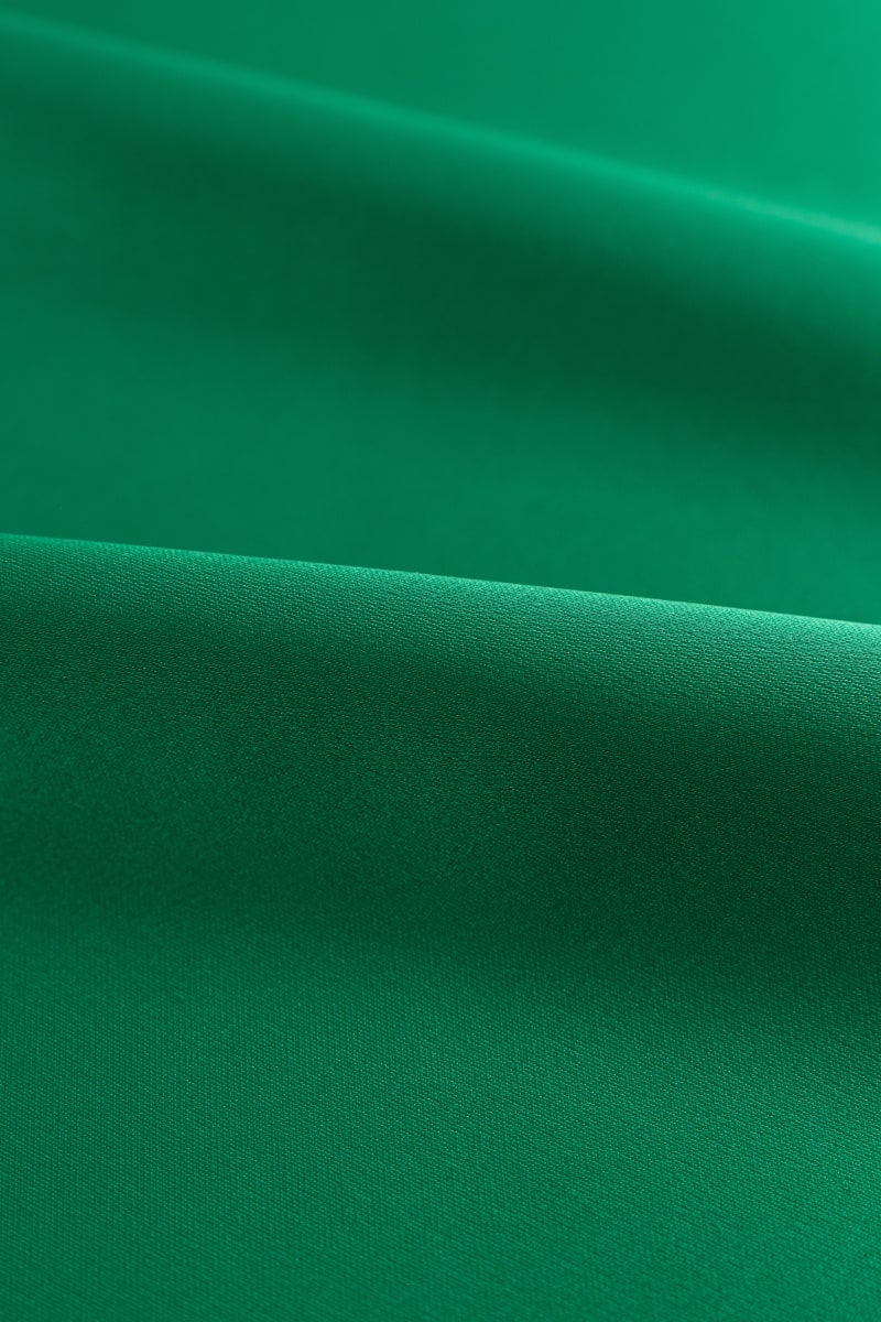 Crep saten color verde 