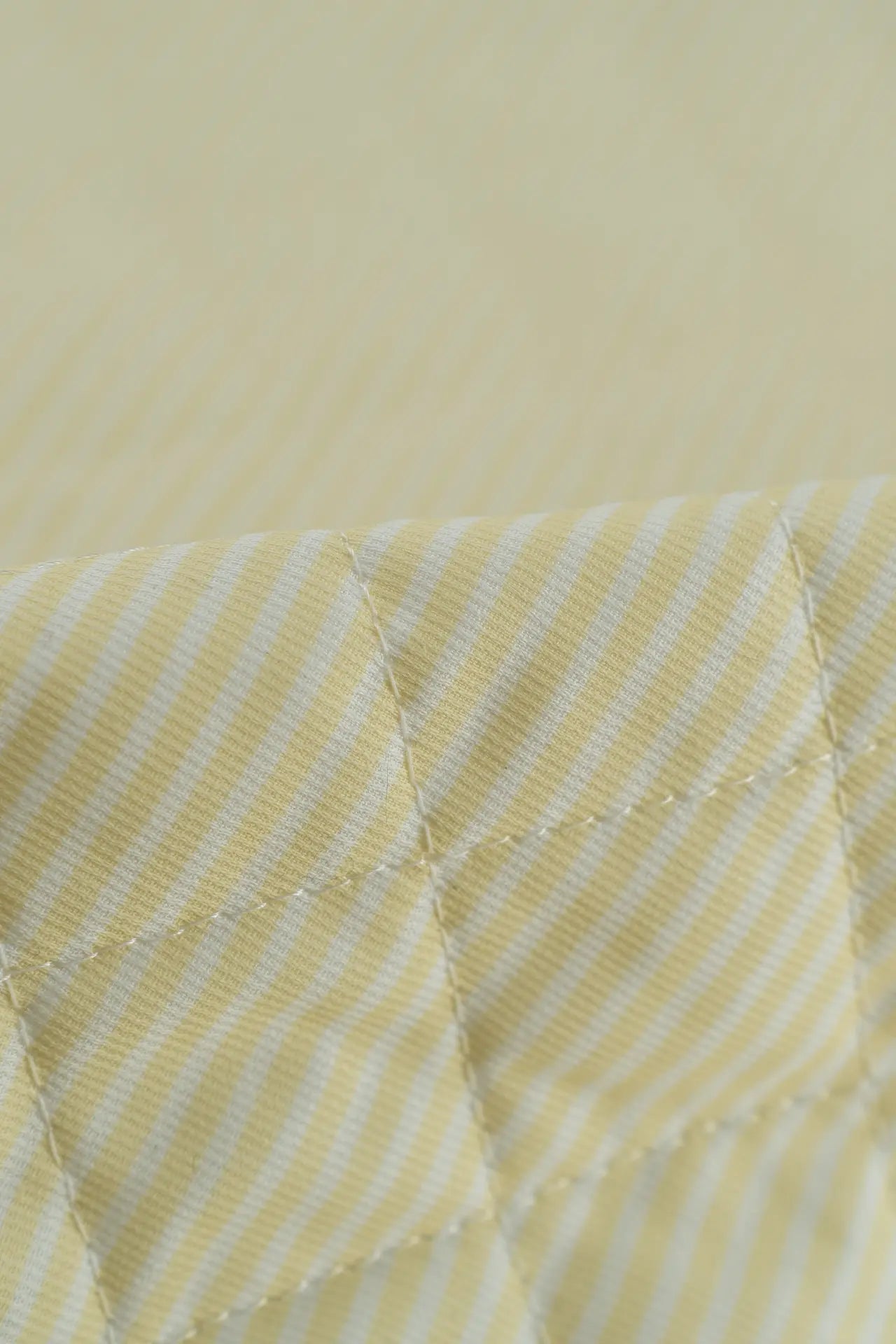 Padding acolchado rayas amarillo