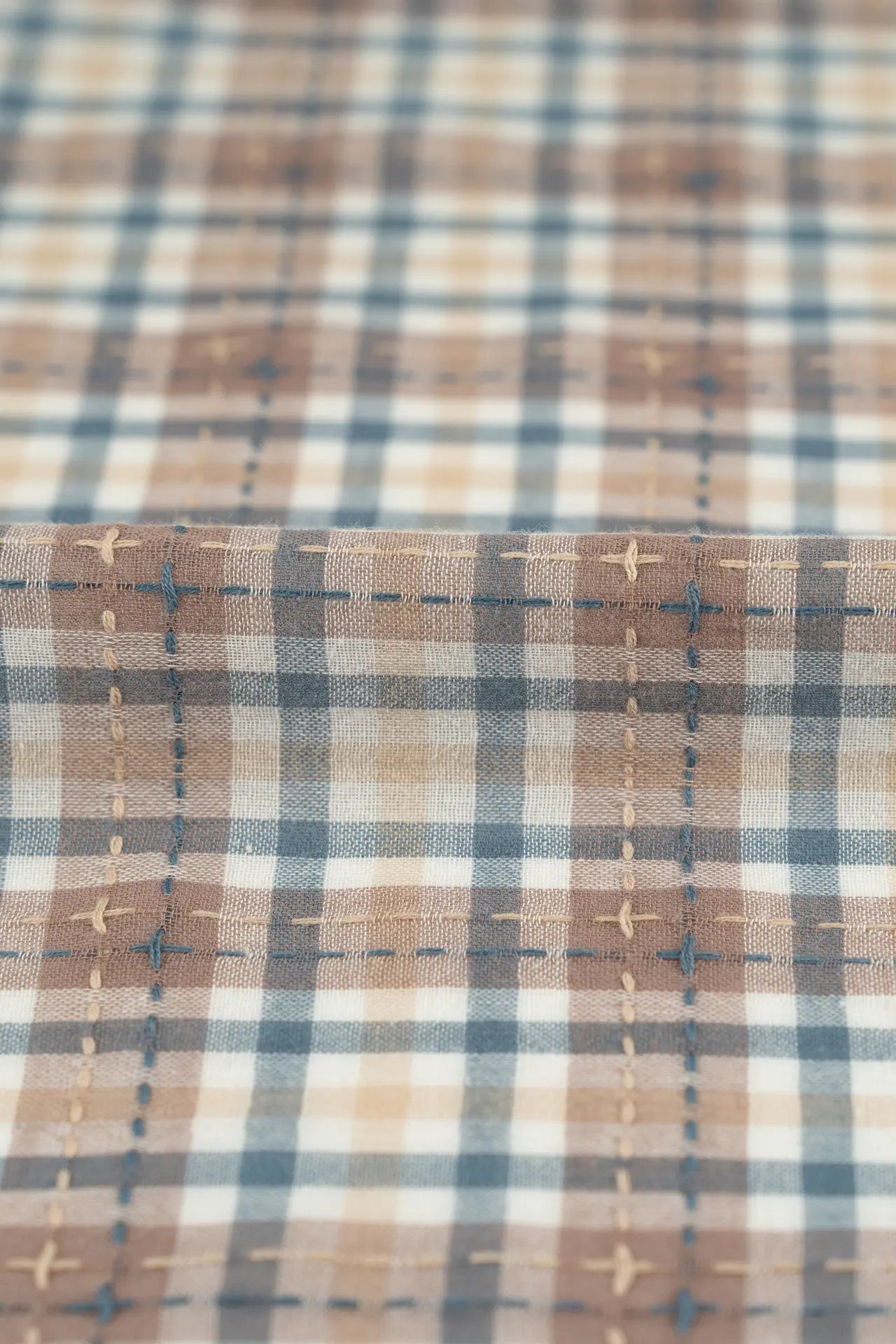 Cuadros pespunte azul caramelo