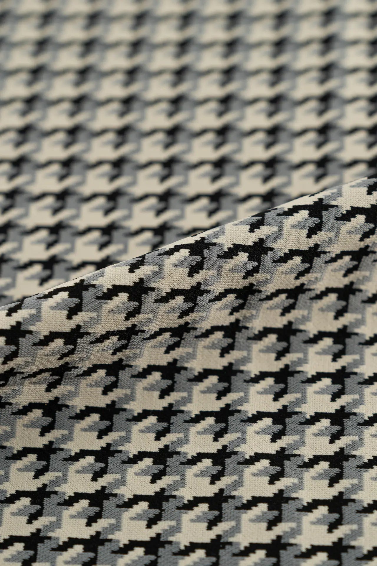 Punto pata de gallo gris