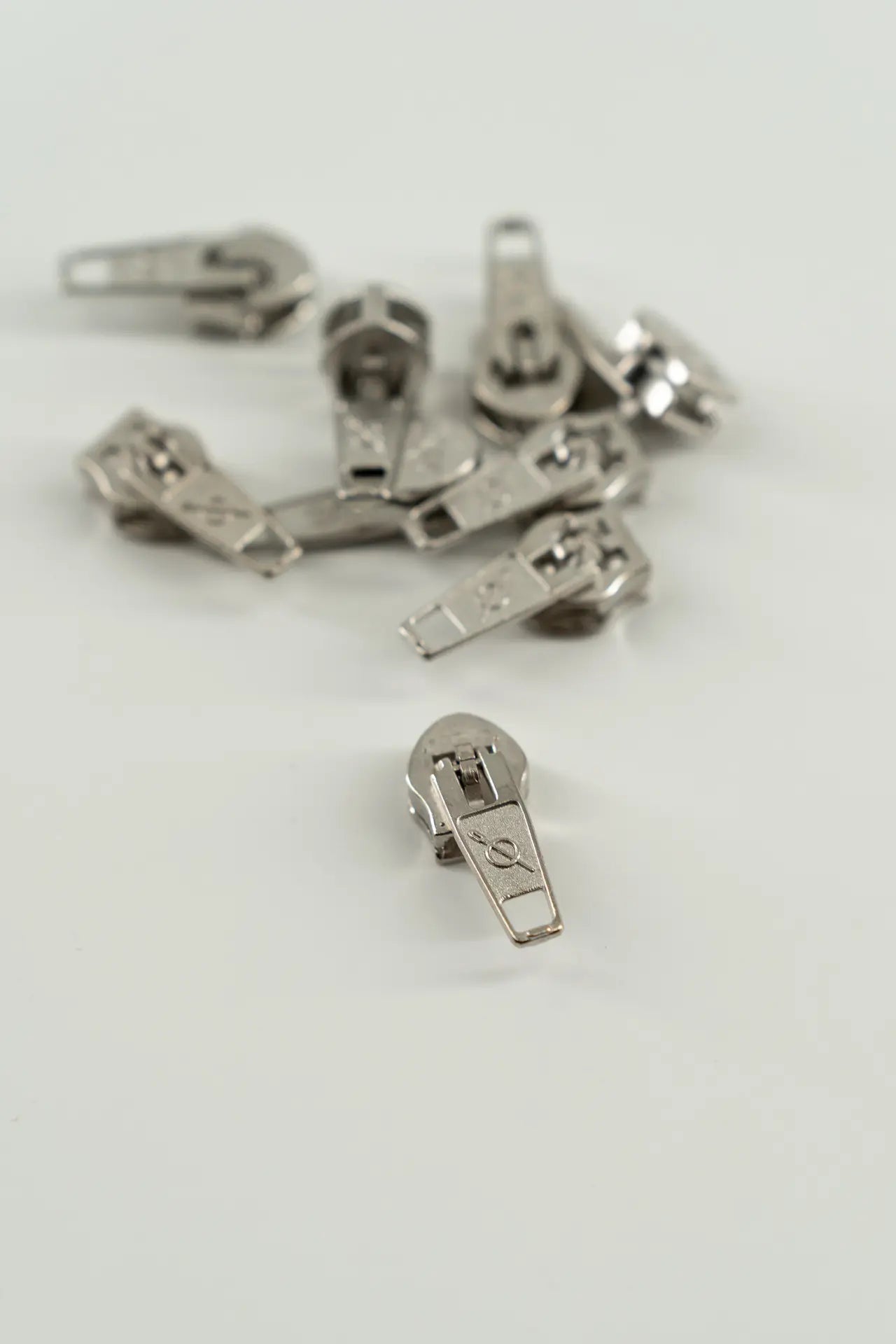 Cursor fijo plateado