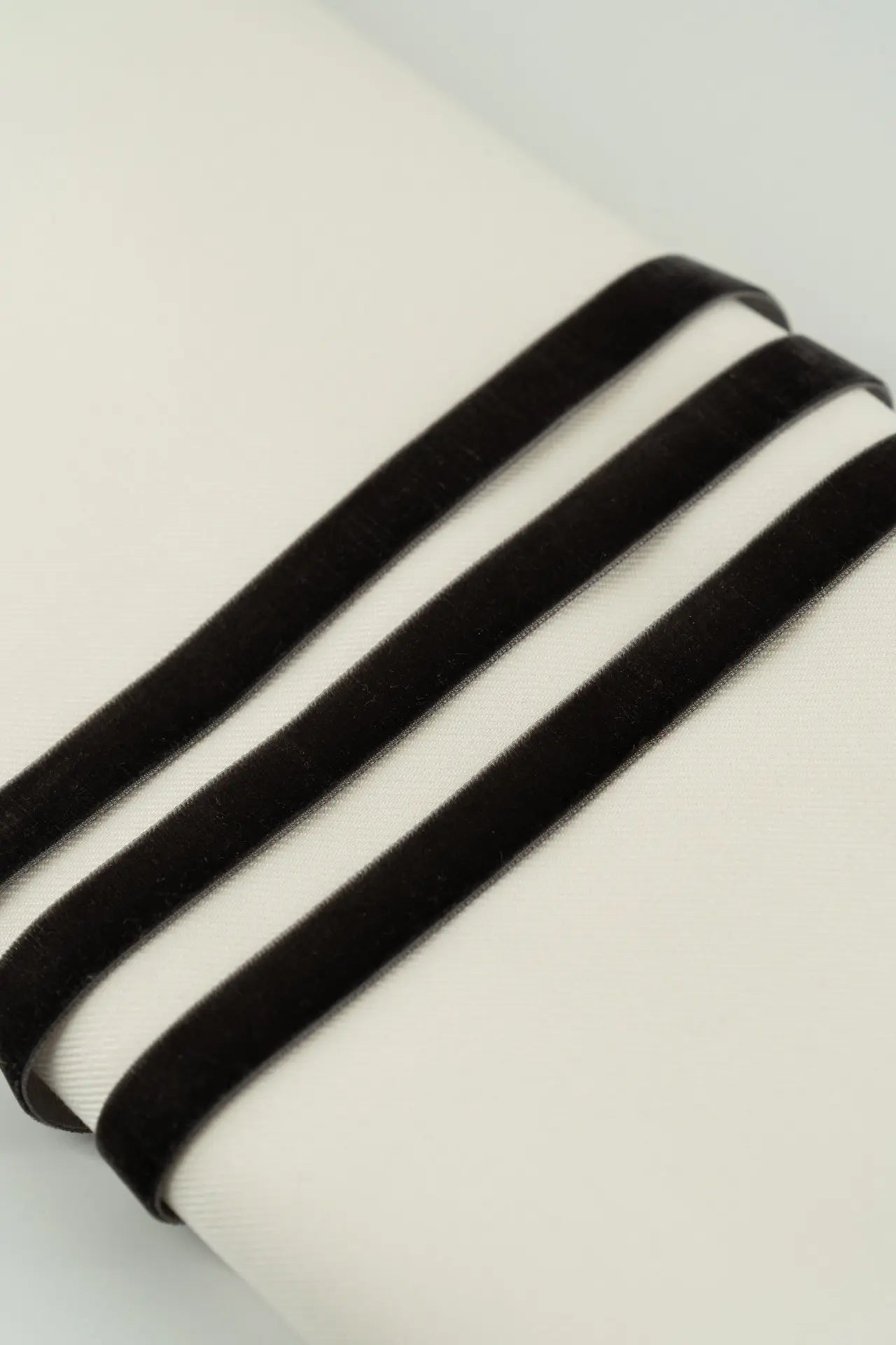Cinta terciopelo gris