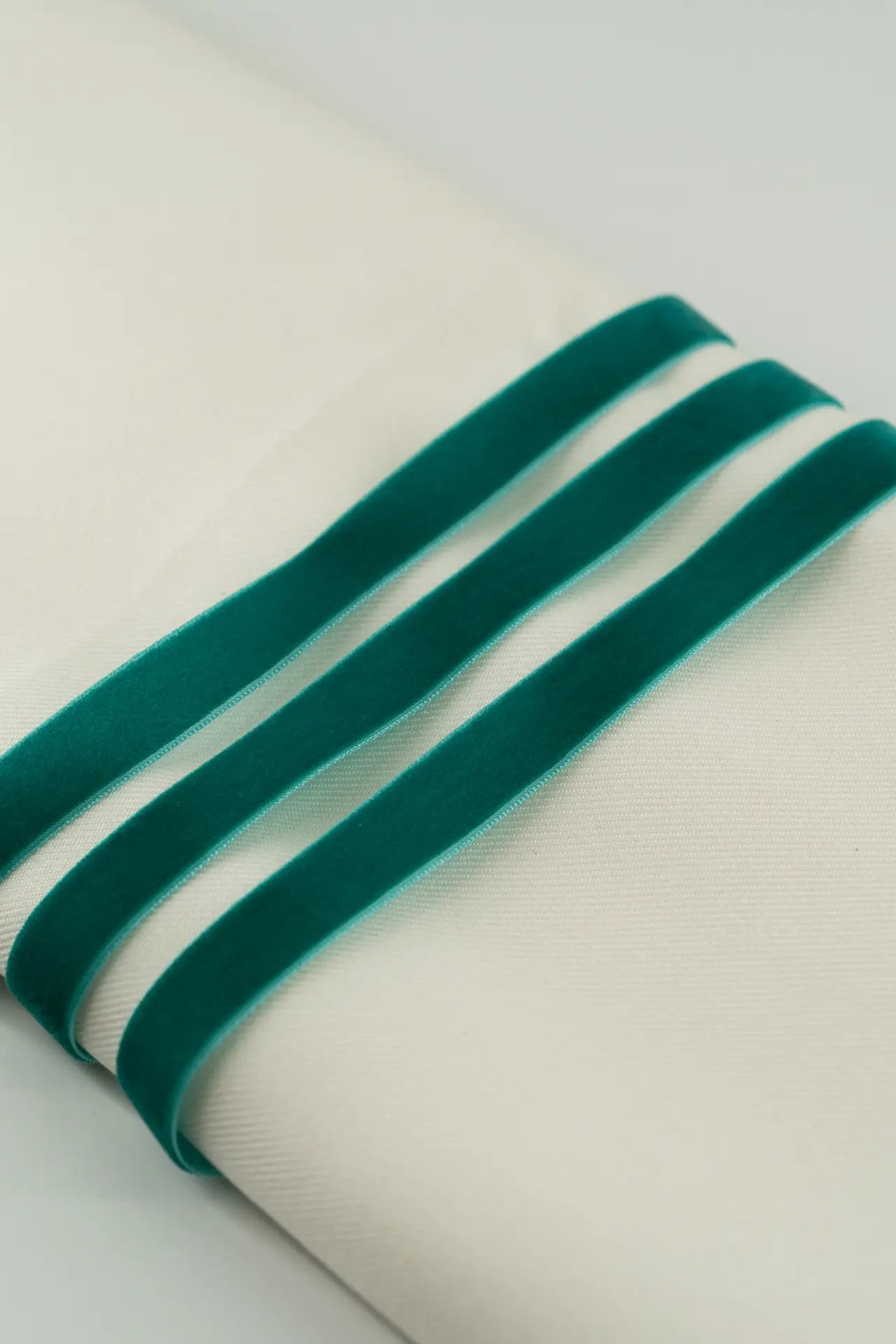 Cinta terciopelo verde esmeralda