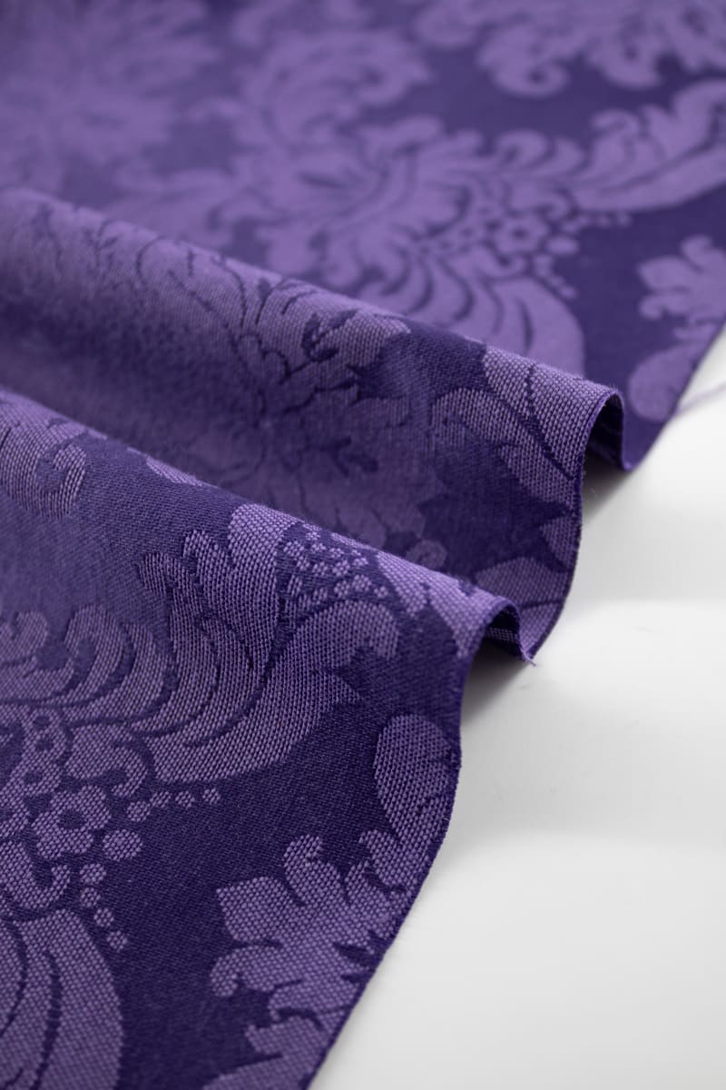 Damasco floral morado