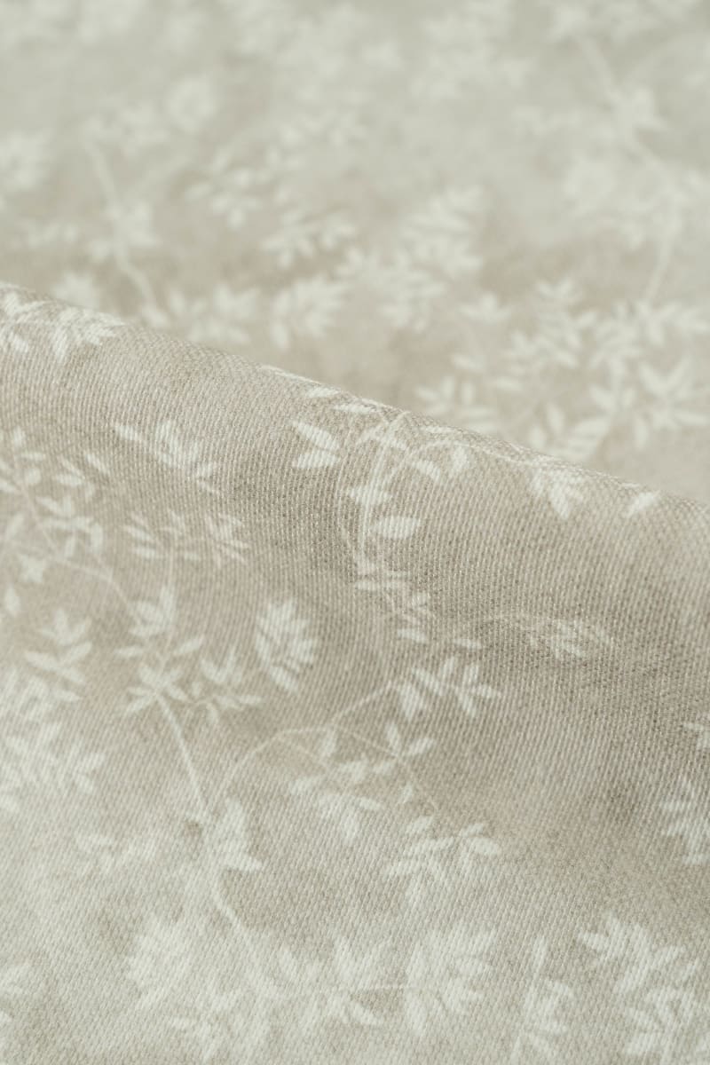 Loneta color crudo estampado flores