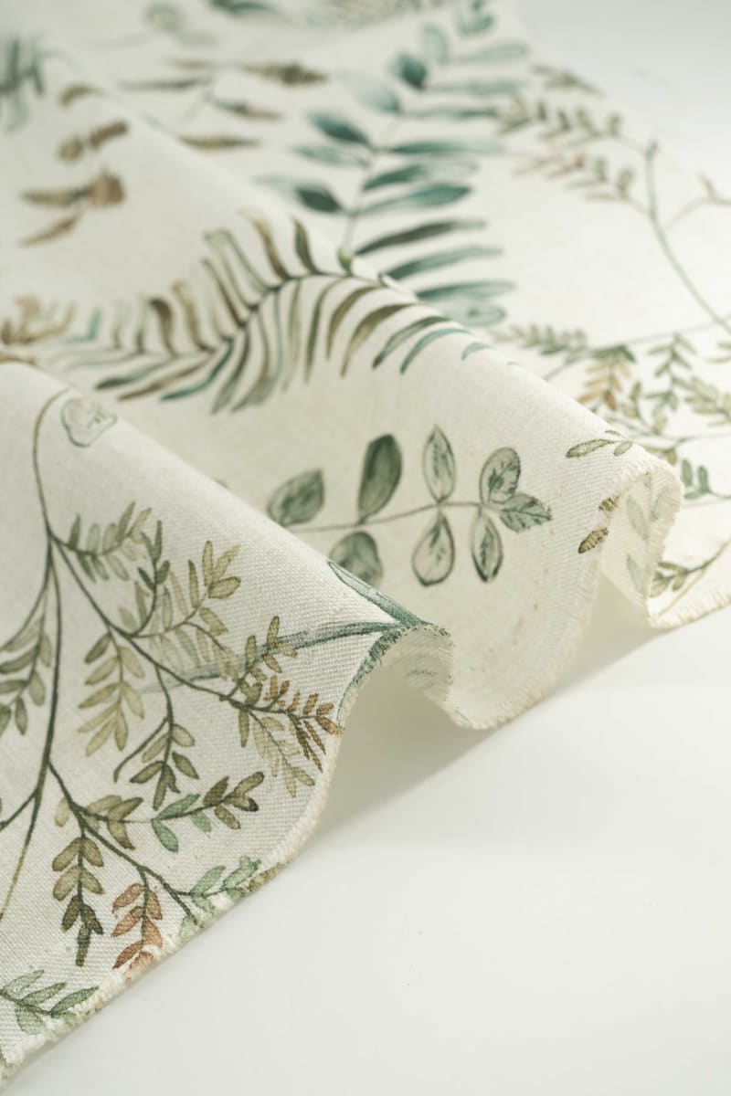 Loneta estampado hojas y helechos beige crudo