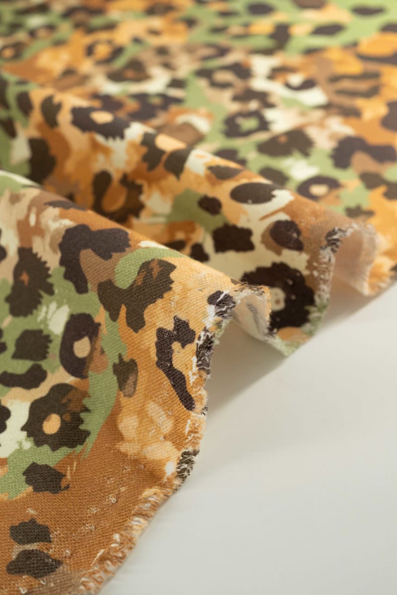 Loneta animal print marrón chocolate