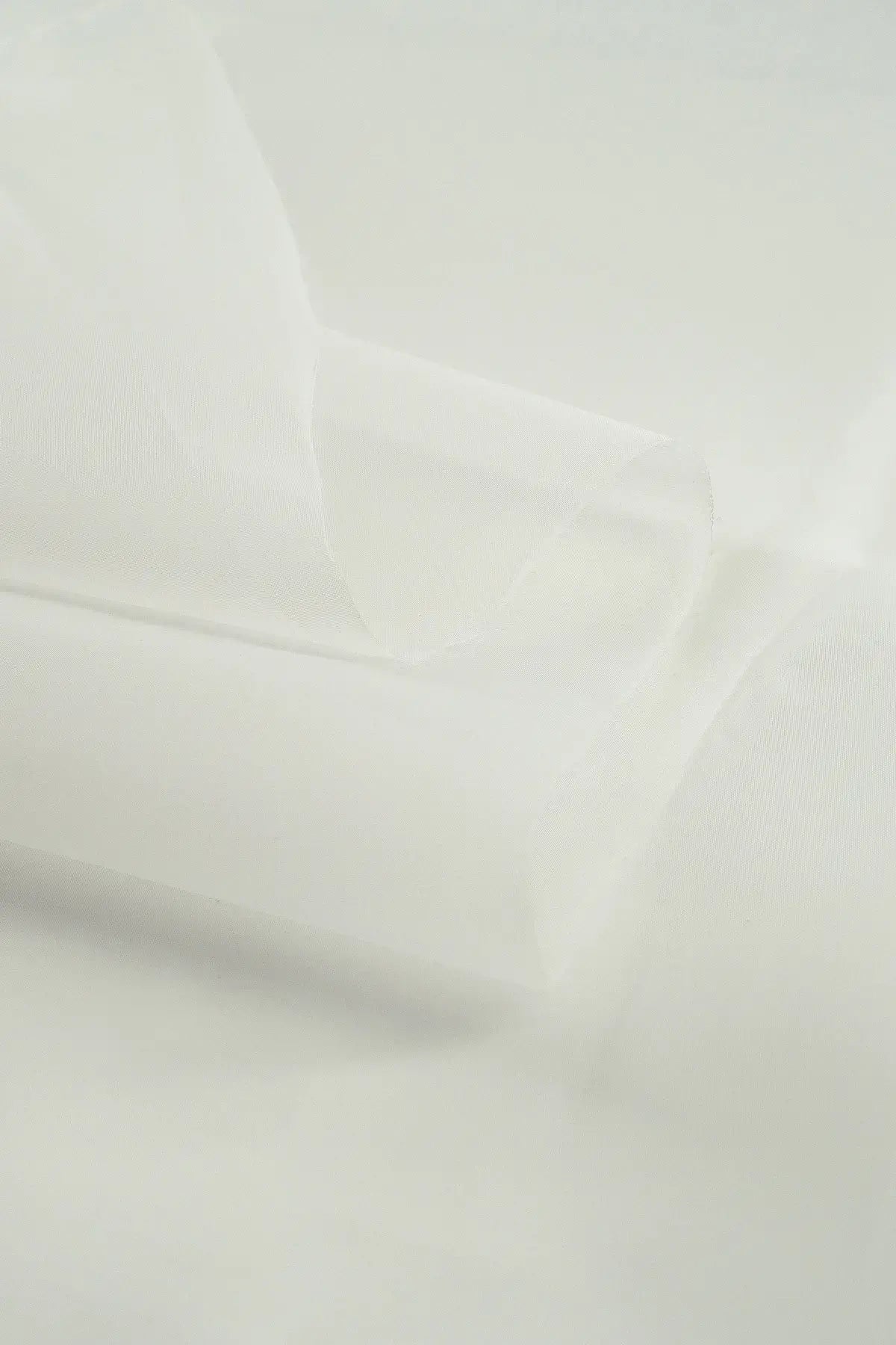 Organdie color blanco liso 