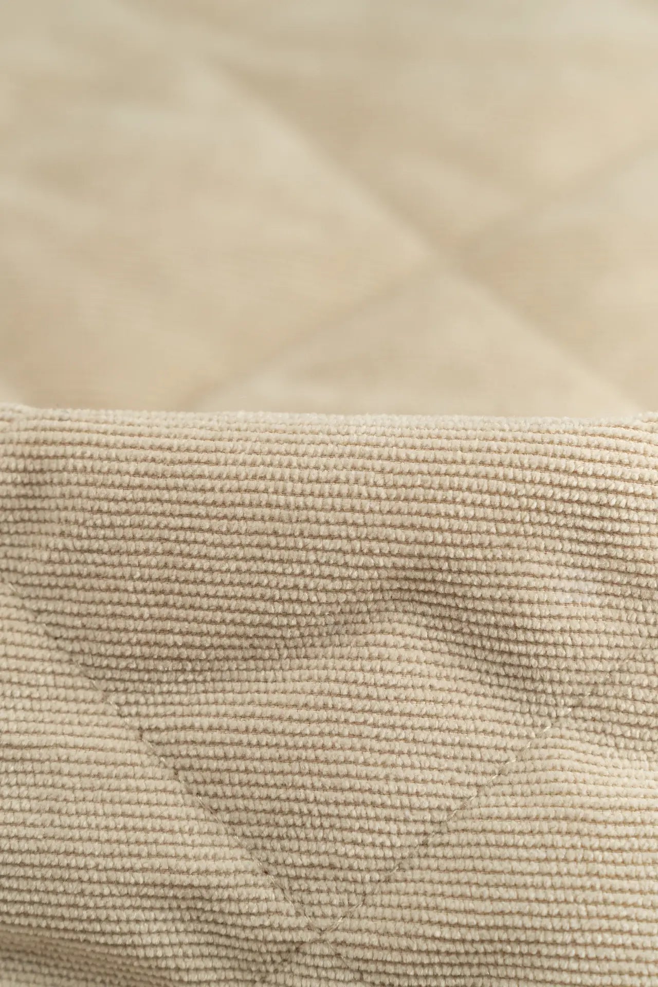 Padding whitecap gray