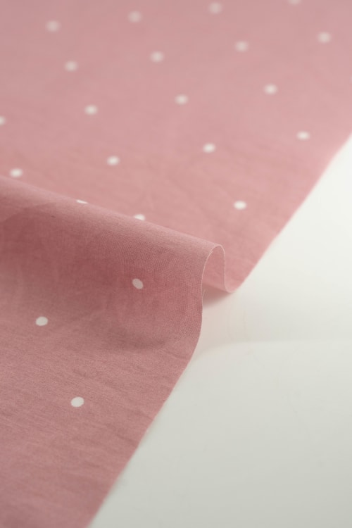 Popelin de lunares  de 5mm color rosa maquillaje