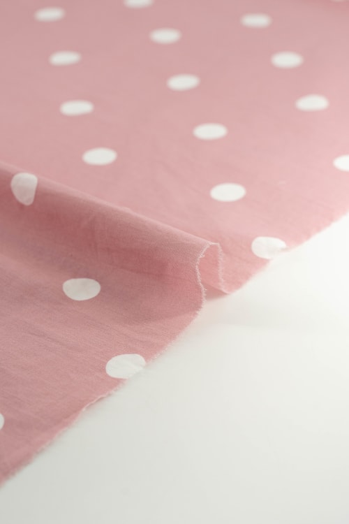 Popelin de lunares de 18mm color rosa maquillaje
