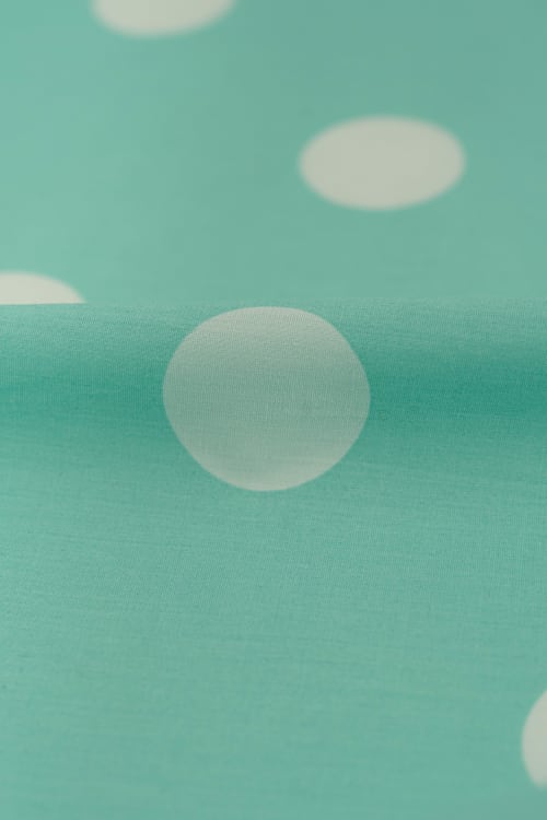 Popelin verde agua con lunar blanco de 35mm