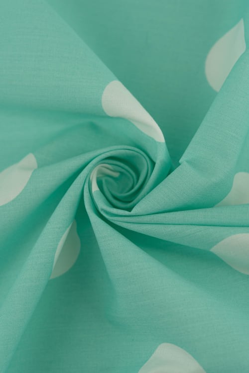 Popelin verde agua con lunar blanco de 35mm