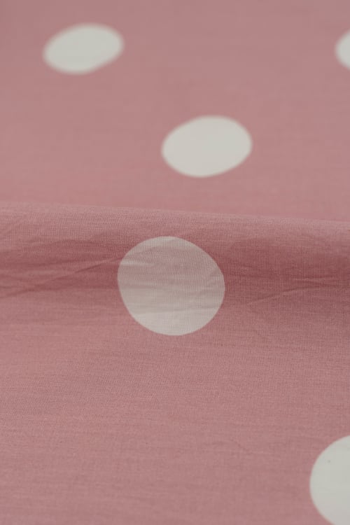 Popelin de lunares de 35mm color rosa maquillaje