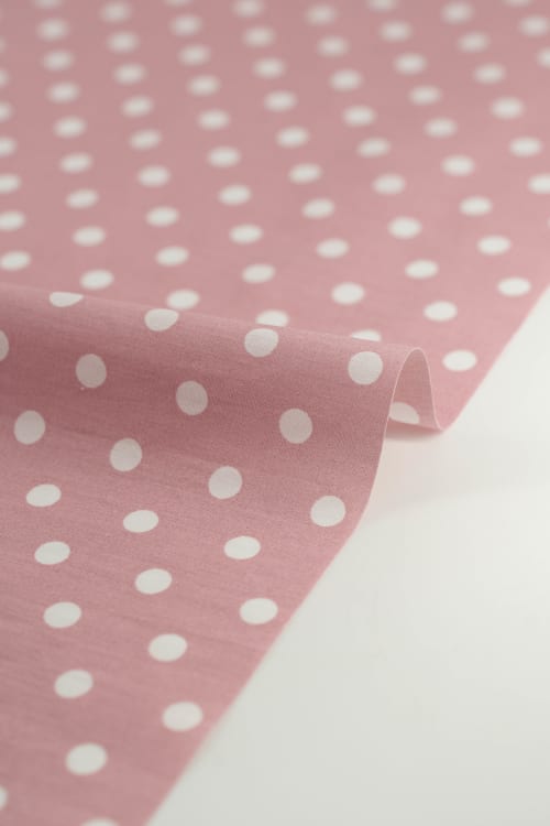 Popelin rosa maquillaje con lunar blanco de 8 mm