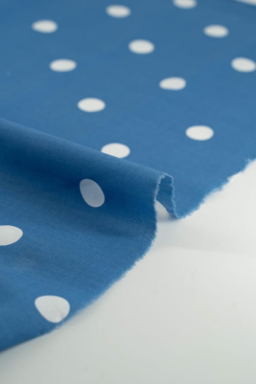 Popelin de lunares de 18mm color azul noche