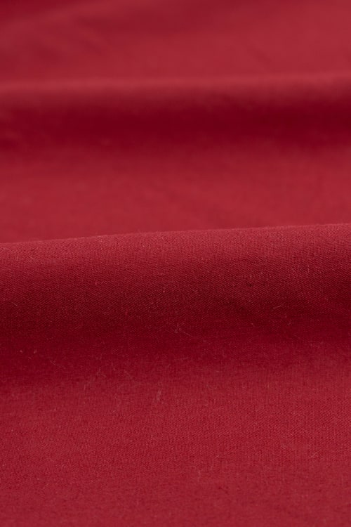 Popelin color rojo vivo