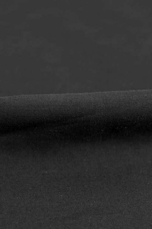 Popelin color negro