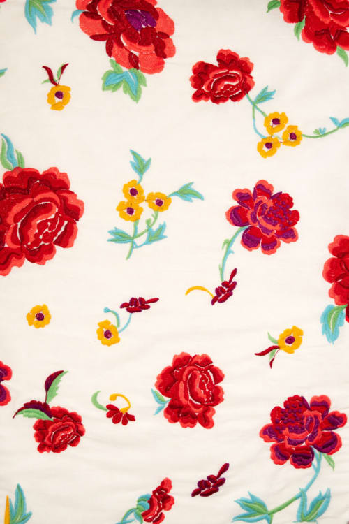 Tela con estampado de flora color crema