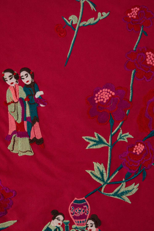 Tela con estampado color buganvilla