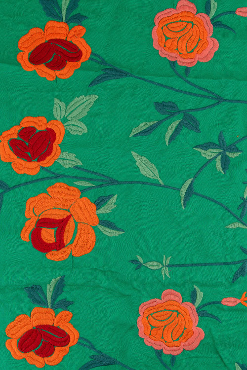 Tela con estampado de flores color verde