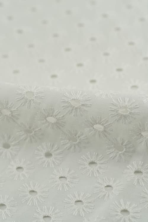 Perforado algodón blanco bombay