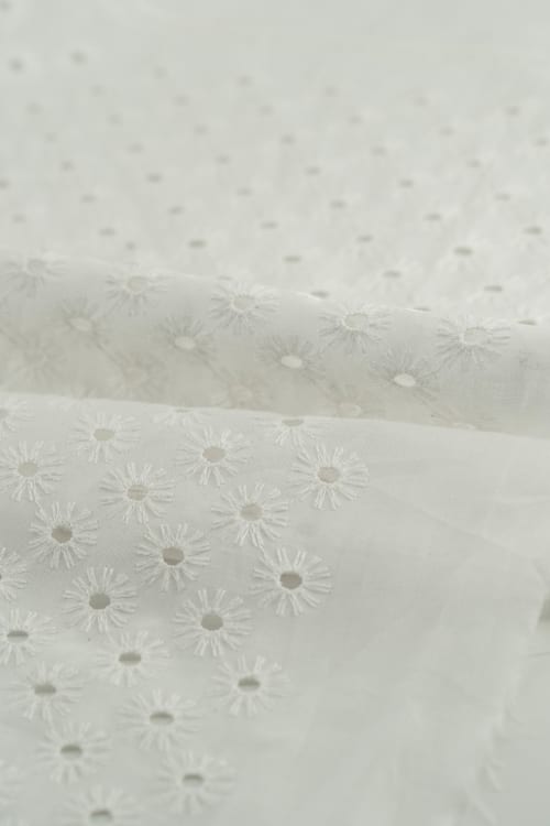 Perforado algodón blanco bombay