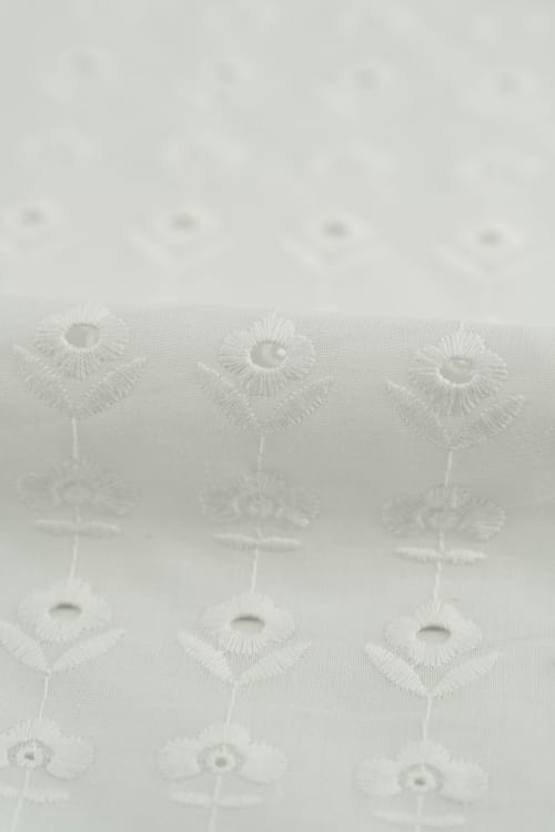 Perforado algodón blanco munich