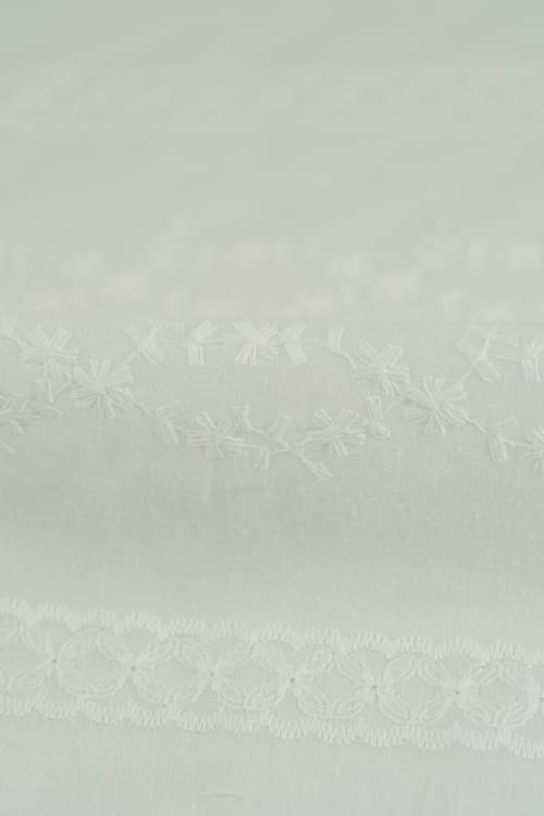 Perforado algodón blanco jazmin 
