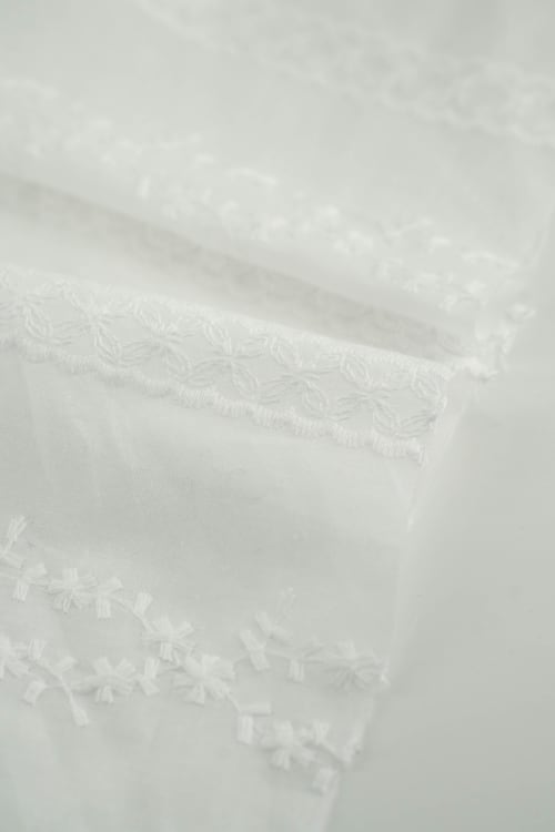 Perforado algodón blanco jazmin 