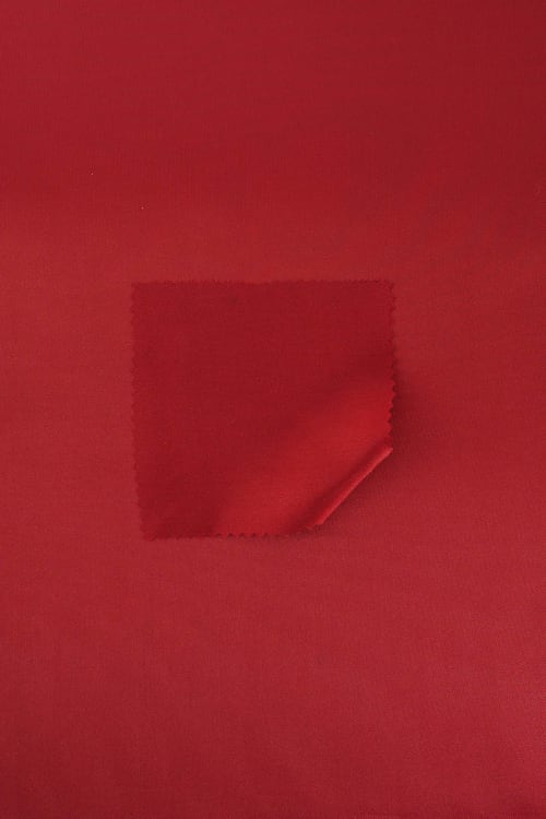 Raso color rojo liso