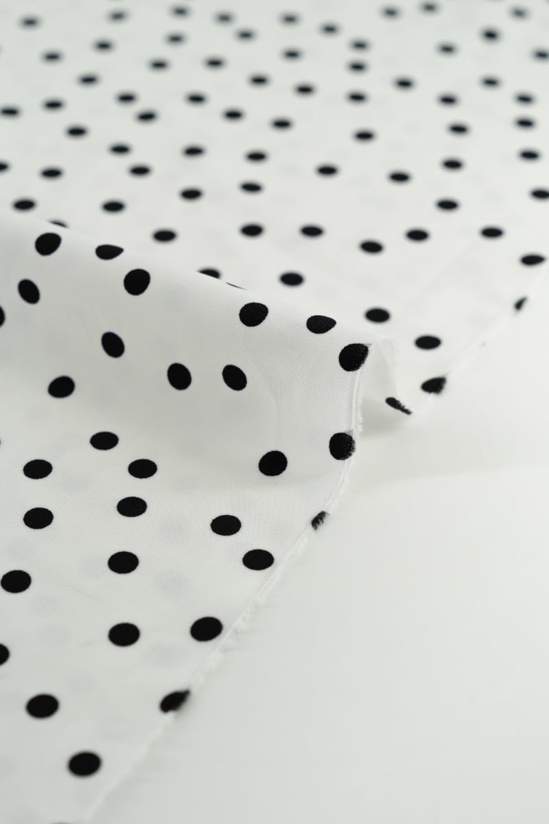 Koshibo lunares negros con fondo blanco 