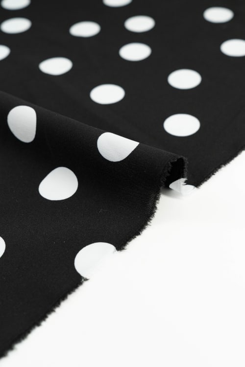 Koshibo color negro con lunar blanco de 25mm