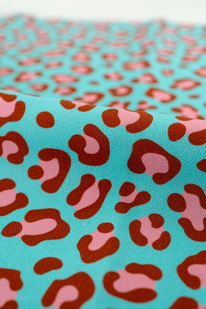 Semipanamá animal print leopardo rosa chicle