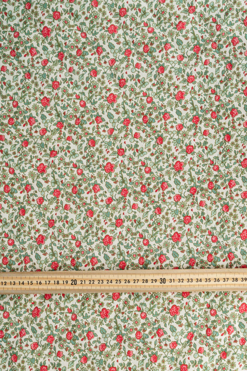 Acolchado estampado flores liberty rojo